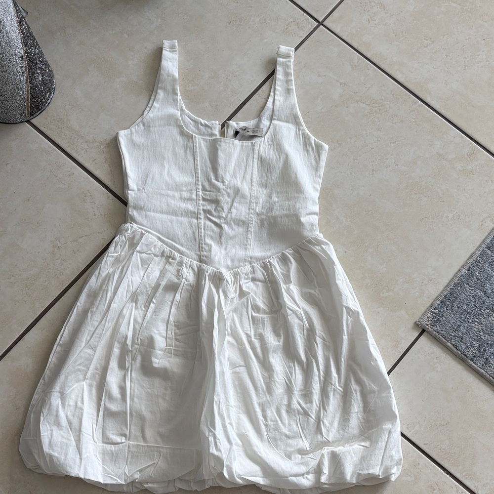 Elegant mini bubble dress